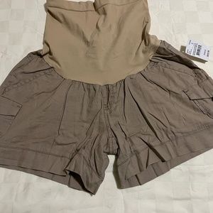 Taupe maternity shorts NWT